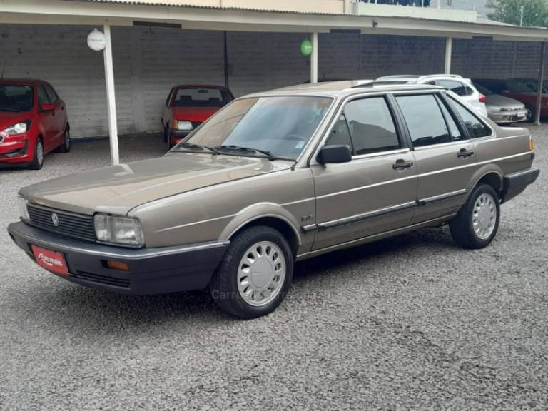 VOLKSWAGEN - SANTANA - 1989/1990 - Bege - R$ 24.900,00