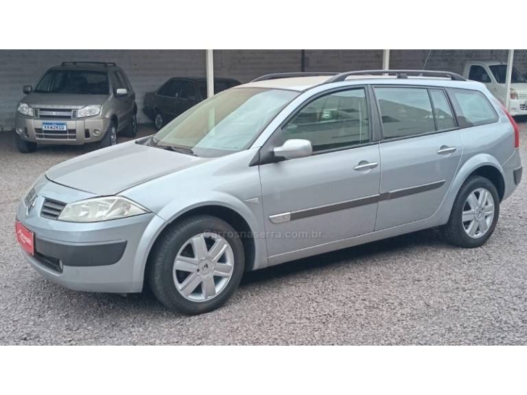 RENAULT - MÉGANE - 2007/2008 - Prata - R$ 26.900,00